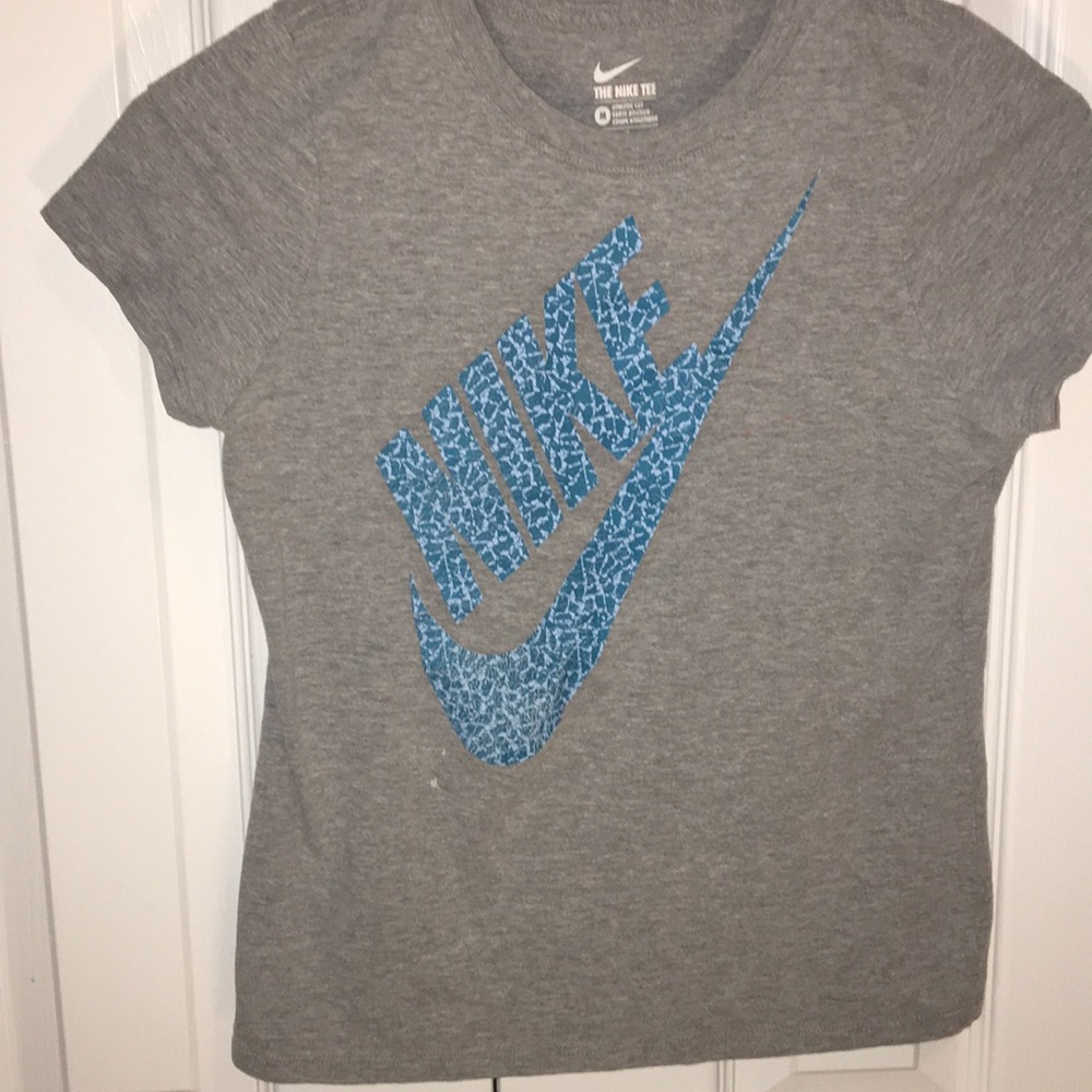 Gray girls size 8 Nike shirt